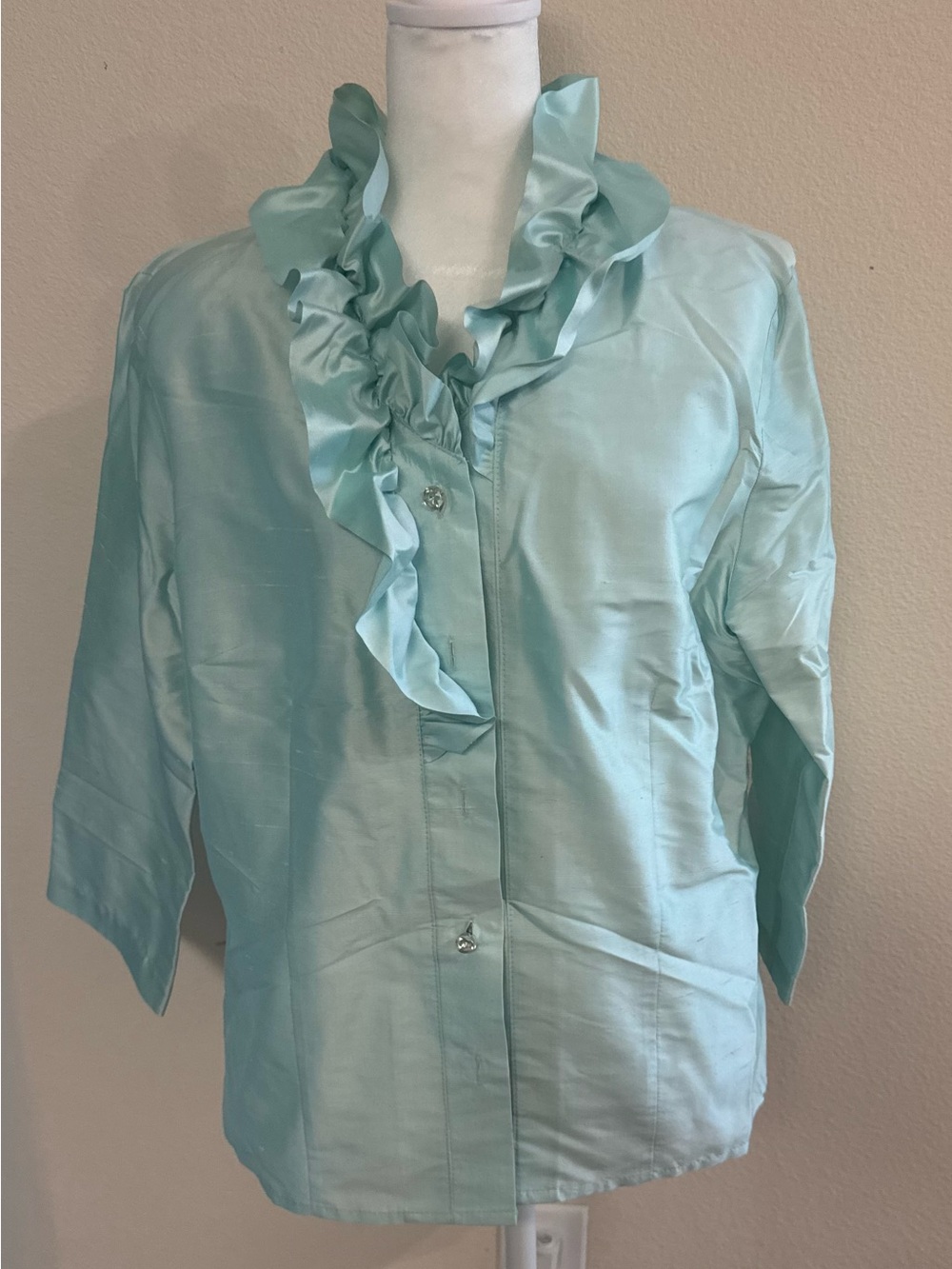 Beautiful Connie Roberson blouse 100% satin
